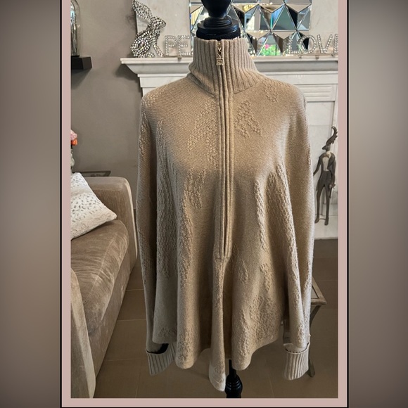 St. John Other - St John 100% Cashmere Poncho